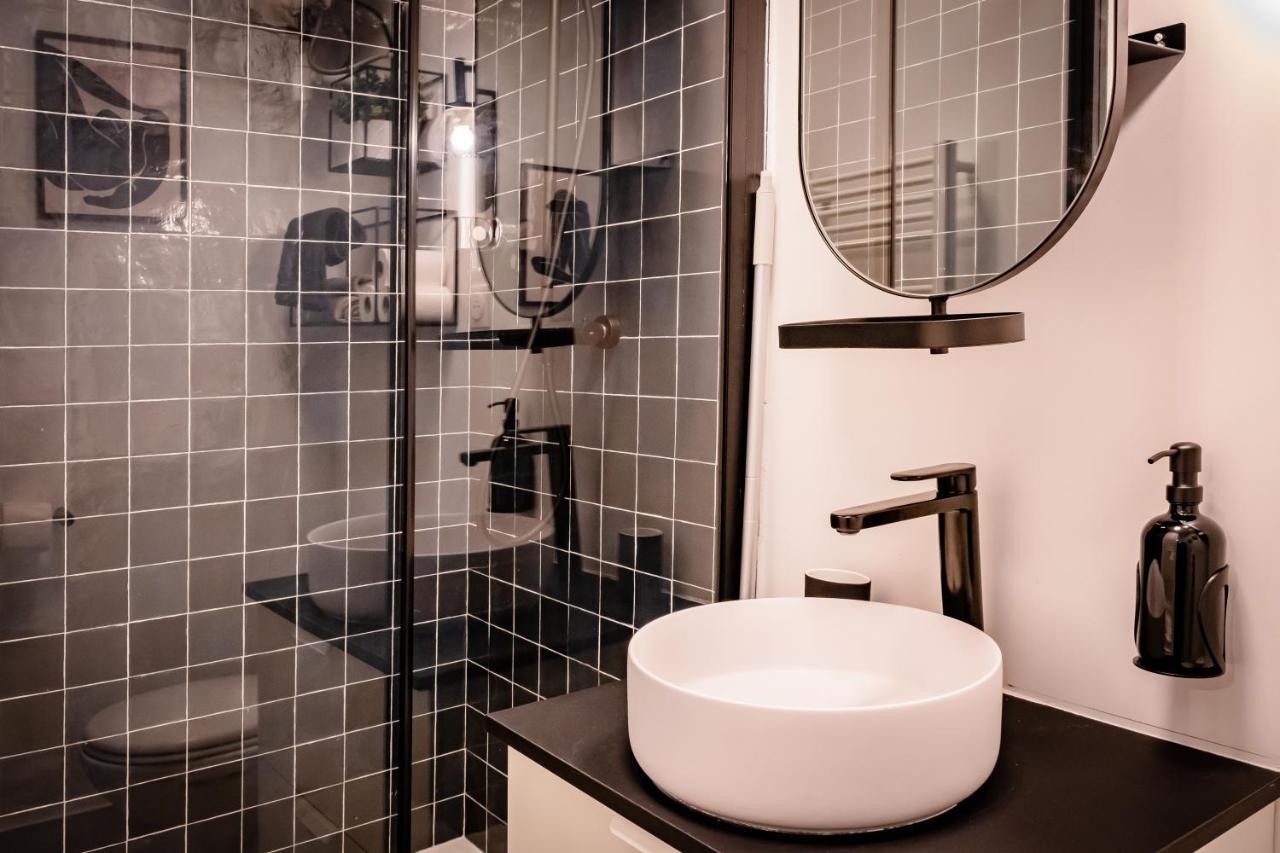 Le Saphir ~ Elegant ~ Arrivee Autonome Apartment Bressuire Exterior photo