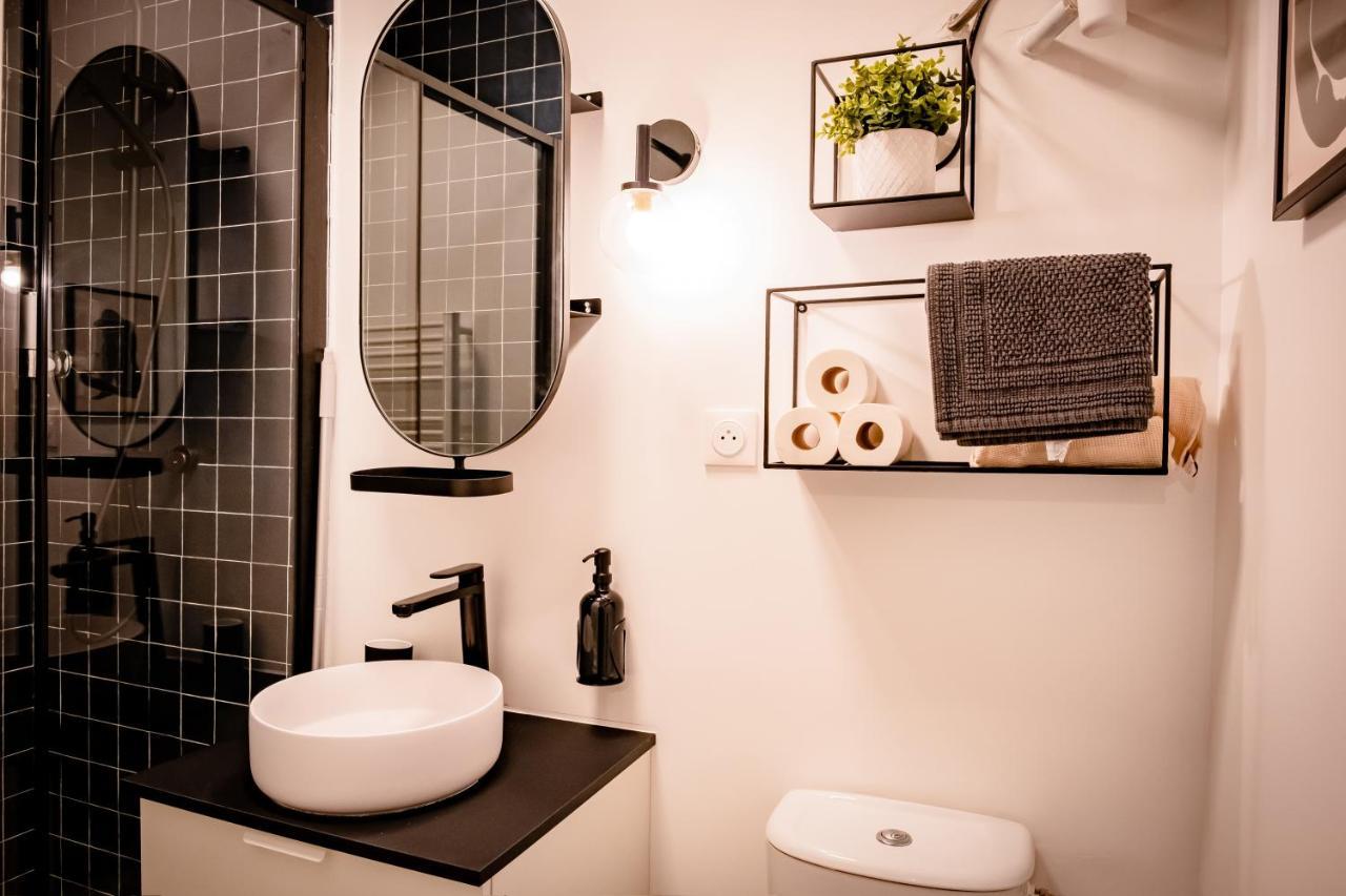 Le Saphir ~ Elegant ~ Arrivee Autonome Apartment Bressuire Exterior photo